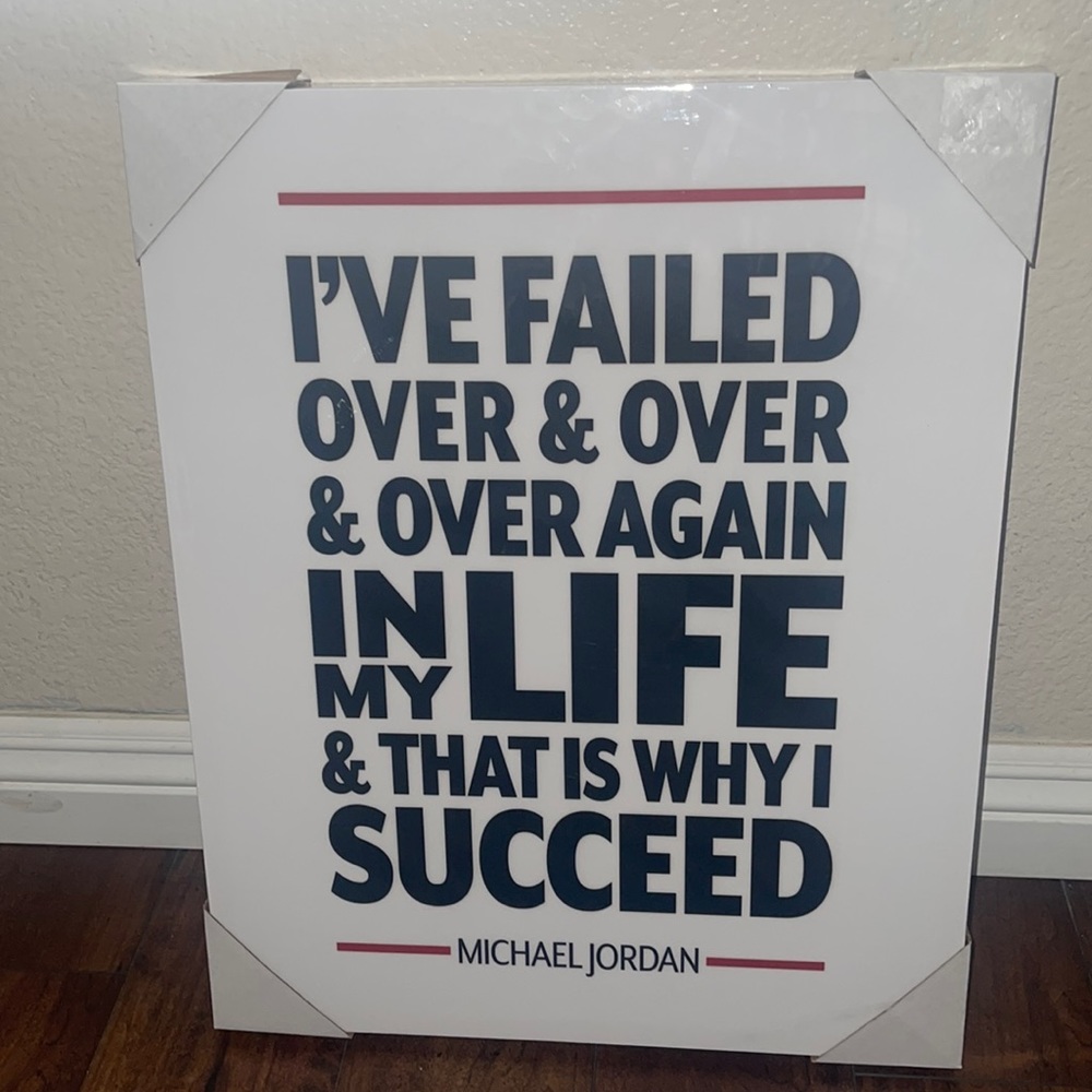 16 by 20 size.  NWOT- New WithOut Tags